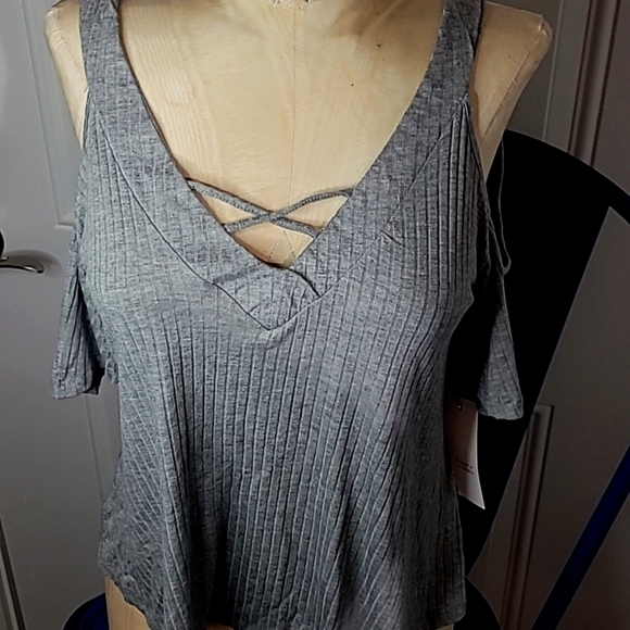 Active USA Tops - Active USA nwt cold shoulder blouse